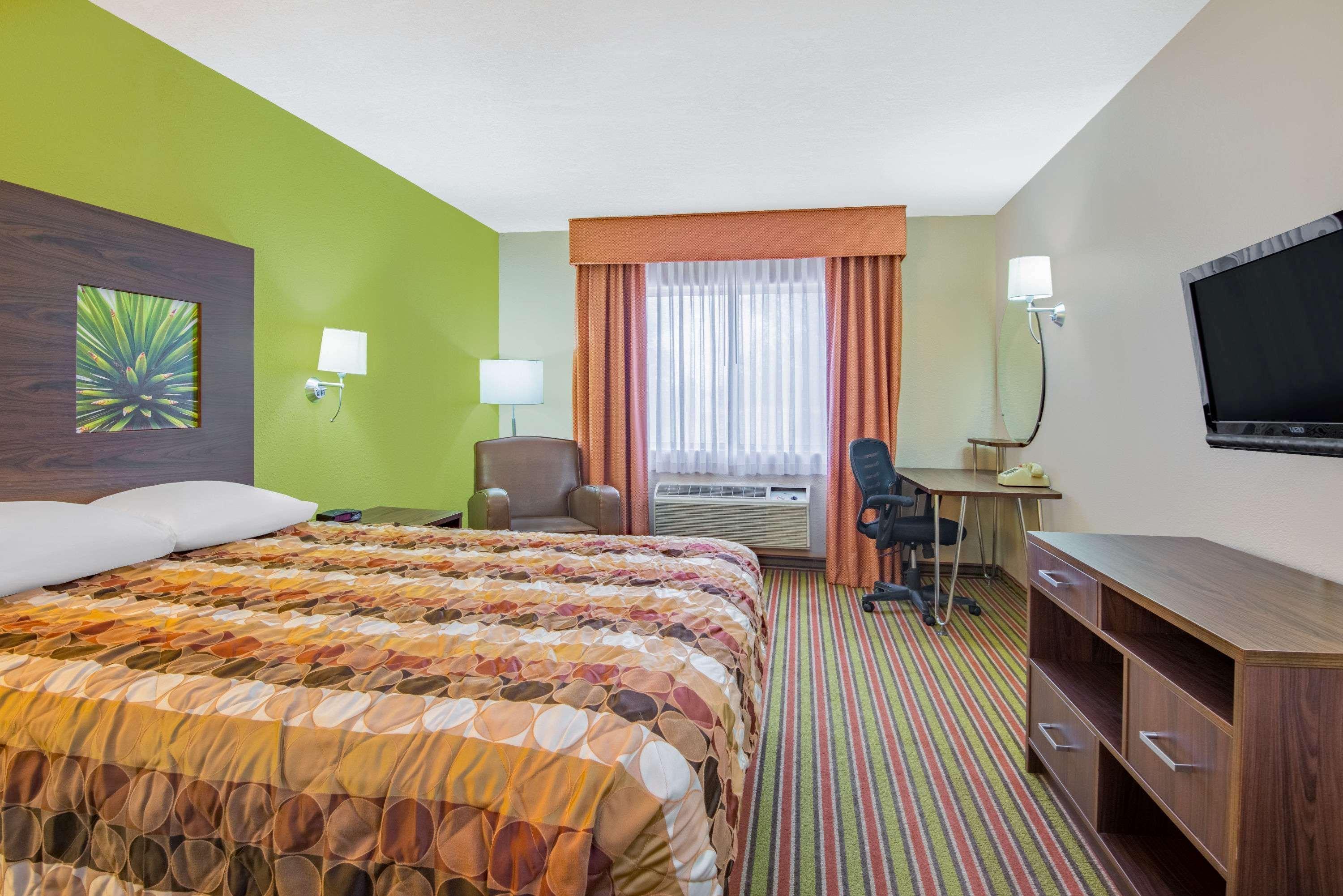 Super 8 By Wyndham Portales Motel Eksteriør billede