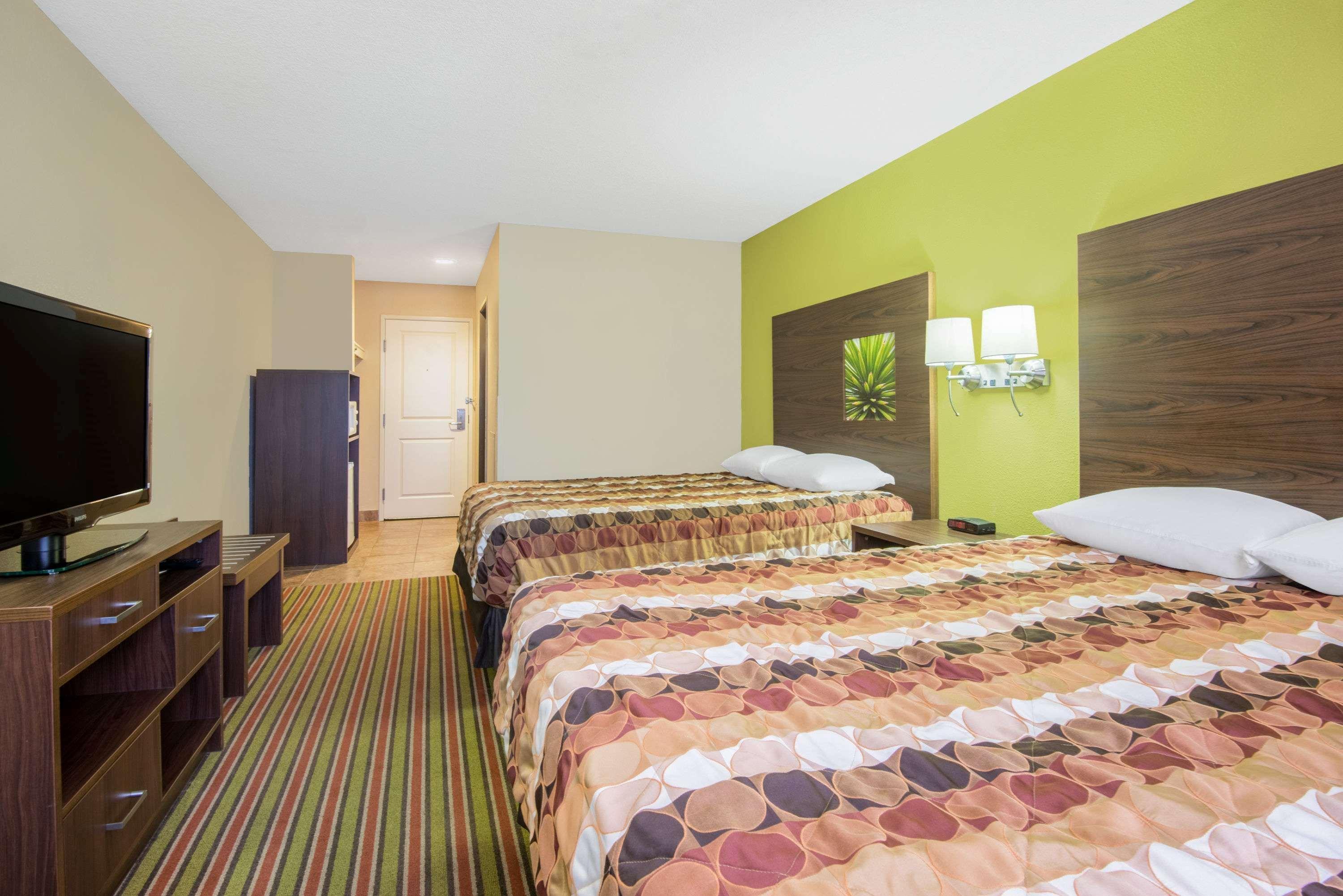Super 8 By Wyndham Portales Motel Eksteriør billede