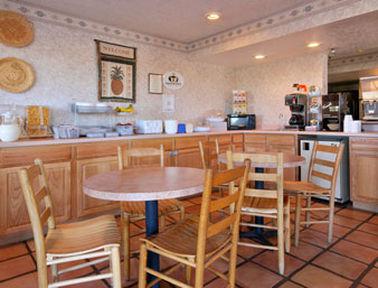 Super 8 By Wyndham Portales Motel Restaurant billede