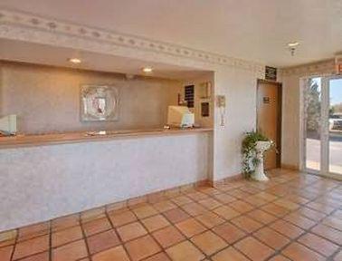 Super 8 By Wyndham Portales Motel Interiør billede